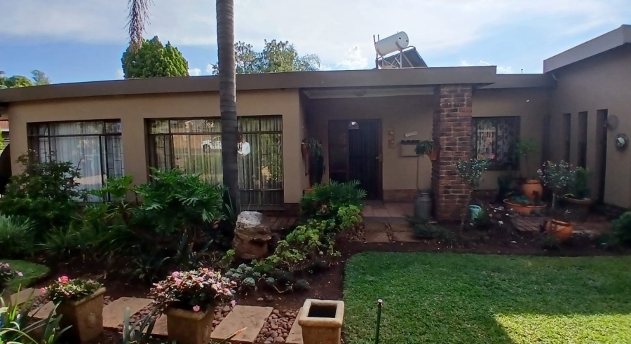 4 Bedroom Property for Sale in Wierda Park Gauteng