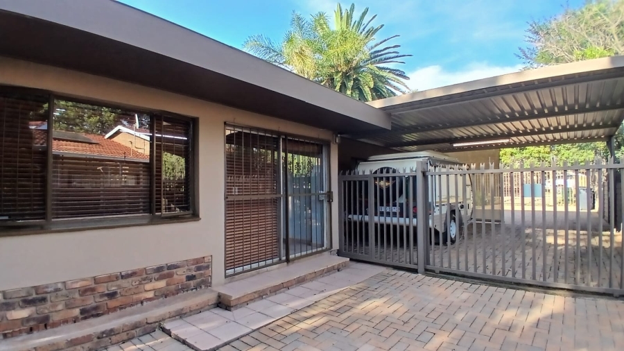 4 Bedroom Property for Sale in Wierda Park Gauteng