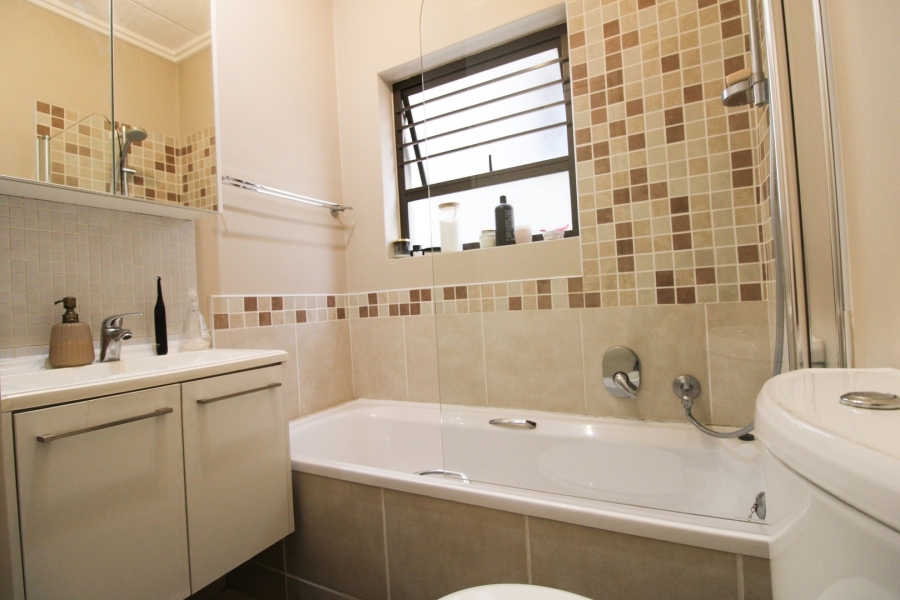 2 Bedroom Property for Sale in Bryanston Gauteng