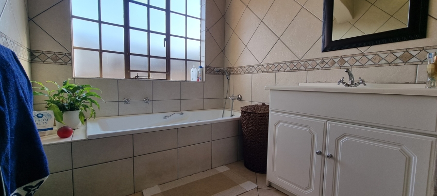 4 Bedroom Property for Sale in Sunward Park Gauteng