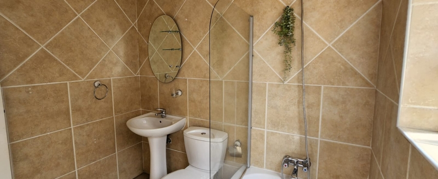 1 Bedroom Property for Sale in Mulbarton Gauteng