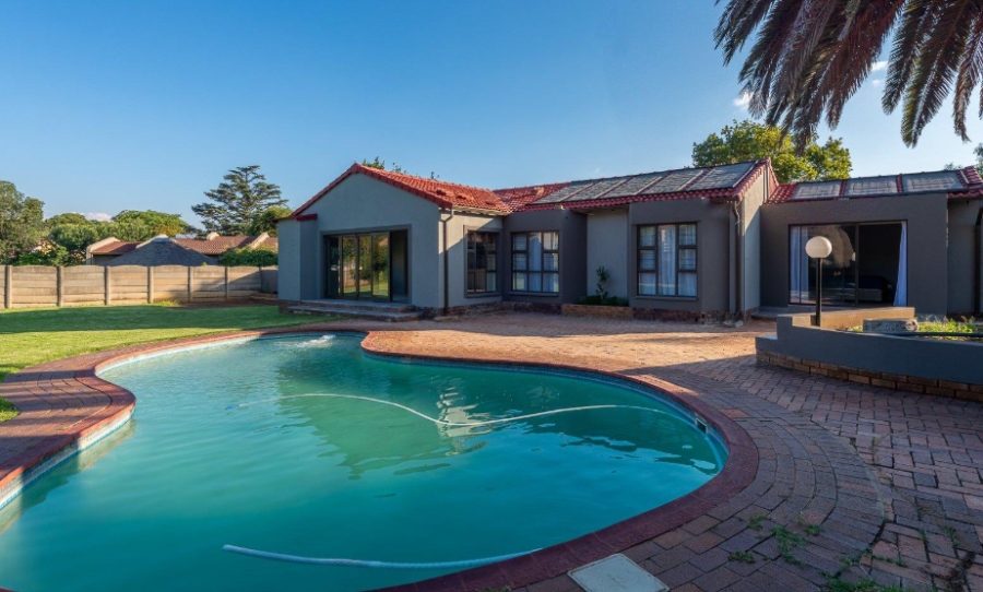 3 Bedroom Property for Sale in Brackenhurst Gauteng