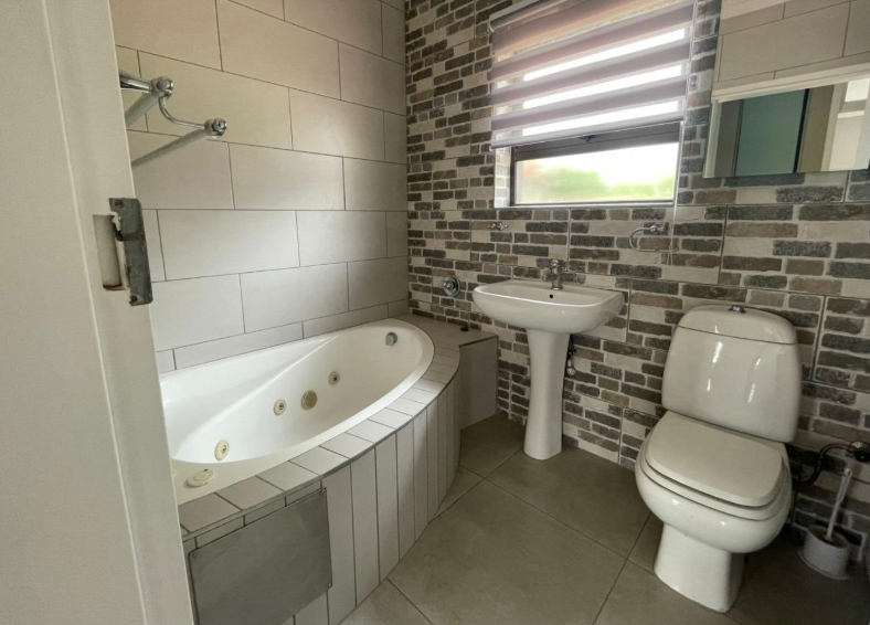 3 Bedroom Property for Sale in Brackenhurst Gauteng