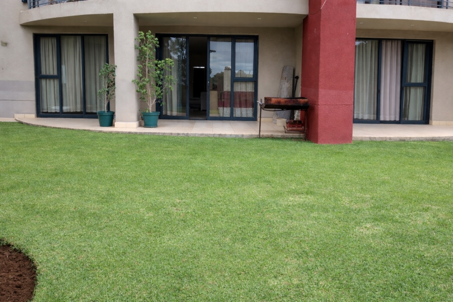 2 Bedroom Property for Sale in Rooihuiskraal North Gauteng