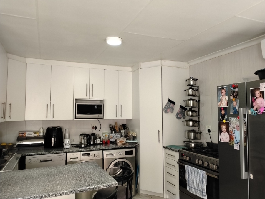 4 Bedroom Property for Sale in Selcourt Gauteng