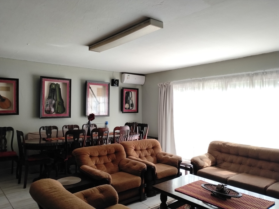 4 Bedroom Property for Sale in Selcourt Gauteng