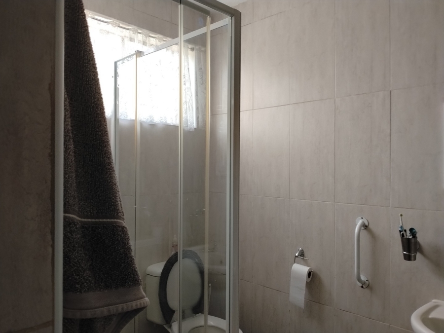 4 Bedroom Property for Sale in Selcourt Gauteng