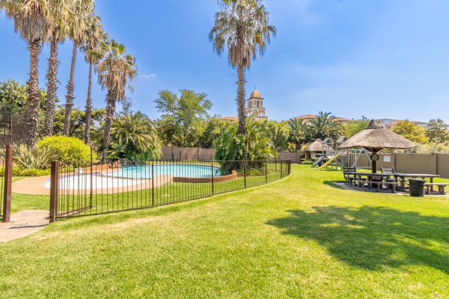 2 Bedroom Property for Sale in Magaliessig Gauteng