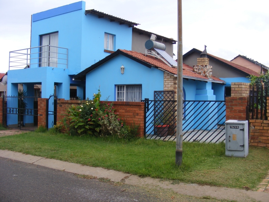 3 Bedroom Property for Sale in Lenasia South Gauteng