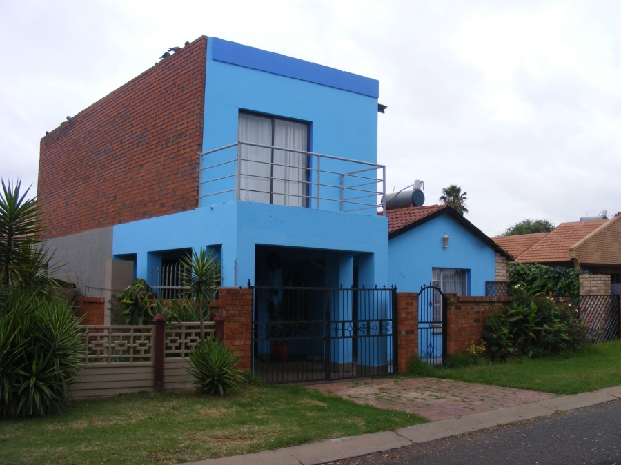 3 Bedroom Property for Sale in Lenasia South Gauteng