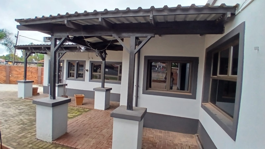 To Let commercial Property for Rent in Wierda Park Gauteng