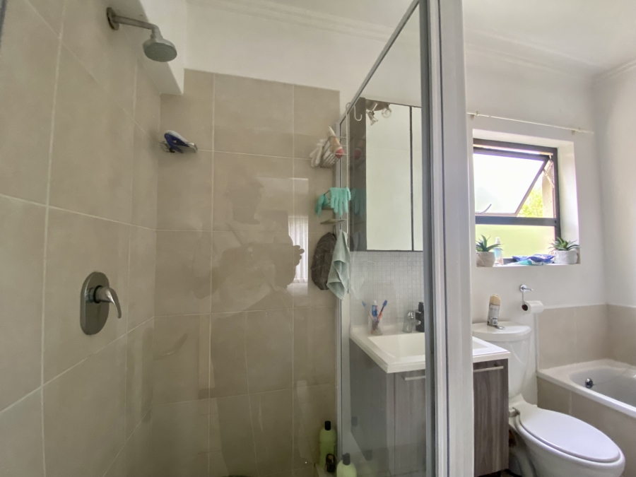 1 Bedroom Property for Sale in Bryanston Gauteng