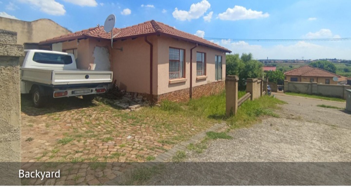 3 Bedroom Property for Sale in Clayville Industria Gauteng