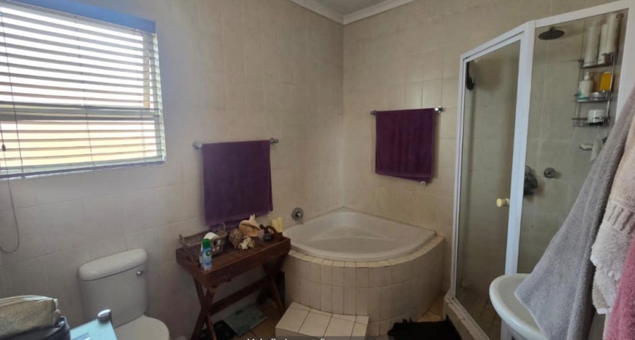 3 Bedroom Property for Sale in Glen Marais Gauteng