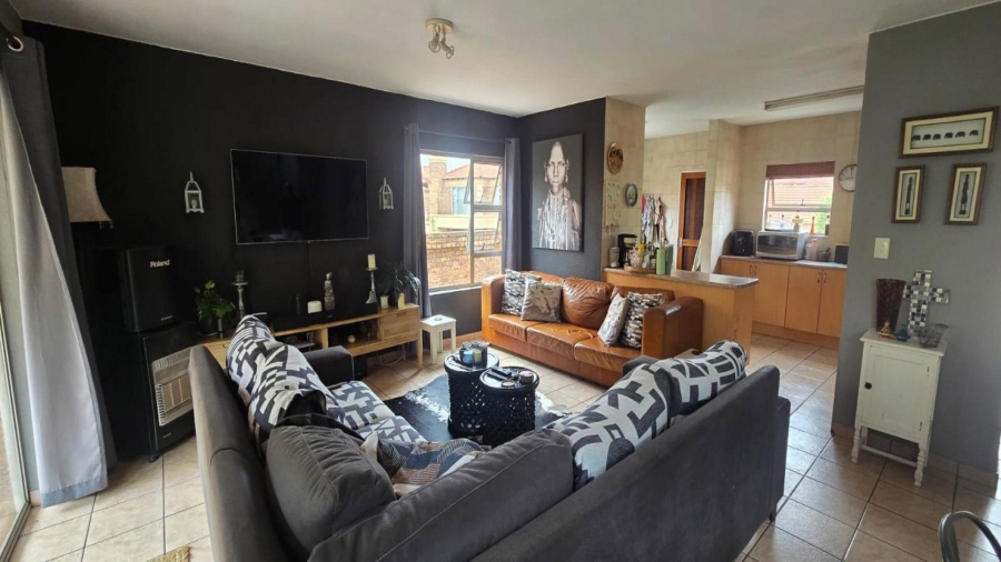 3 Bedroom Property for Sale in Glen Marais Gauteng