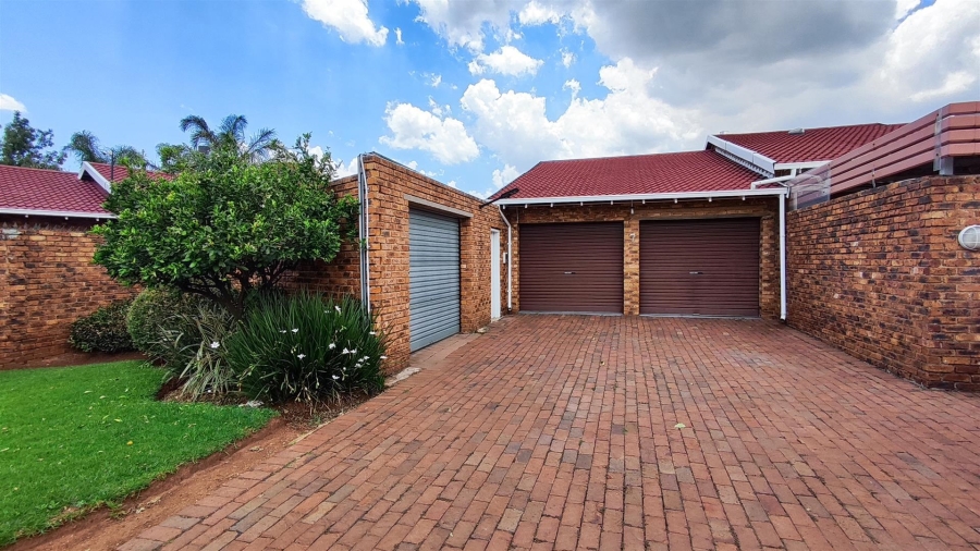 3 Bedroom Property for Sale in Edleen Gauteng