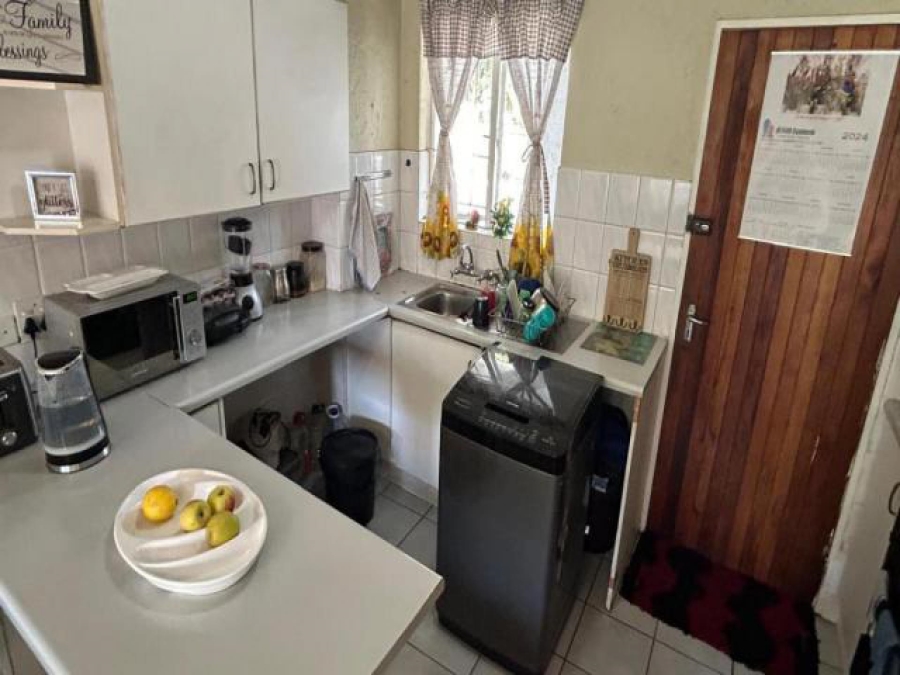 2 Bedroom Property for Sale in Glen Marais Gauteng