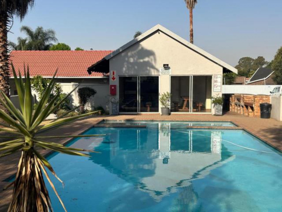 2 Bedroom Property for Sale in Glen Marais Gauteng
