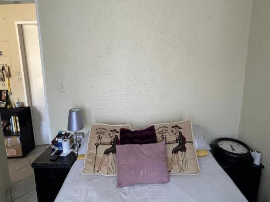 2 Bedroom Property for Sale in Glen Marais Gauteng