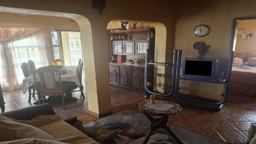 3 Bedroom Property for Sale in Mashimong Gauteng
