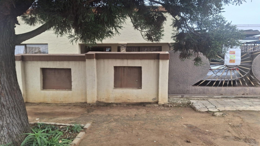 3 Bedroom Property for Sale in Mashimong Gauteng