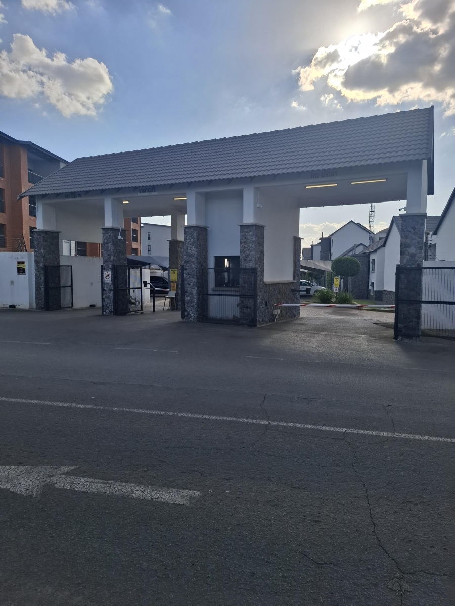 2 Bedroom Property for Sale in Glen Marais Gauteng