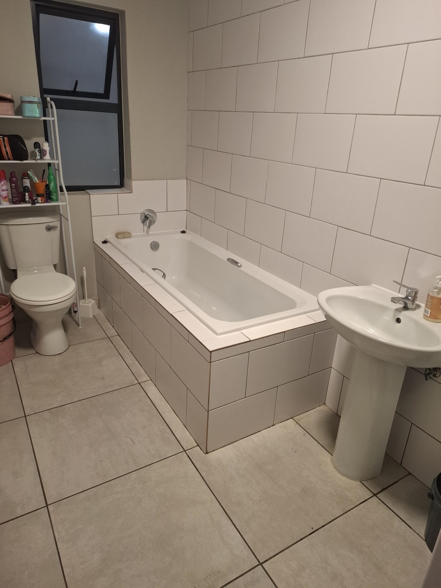 2 Bedroom Property for Sale in Glen Marais Gauteng