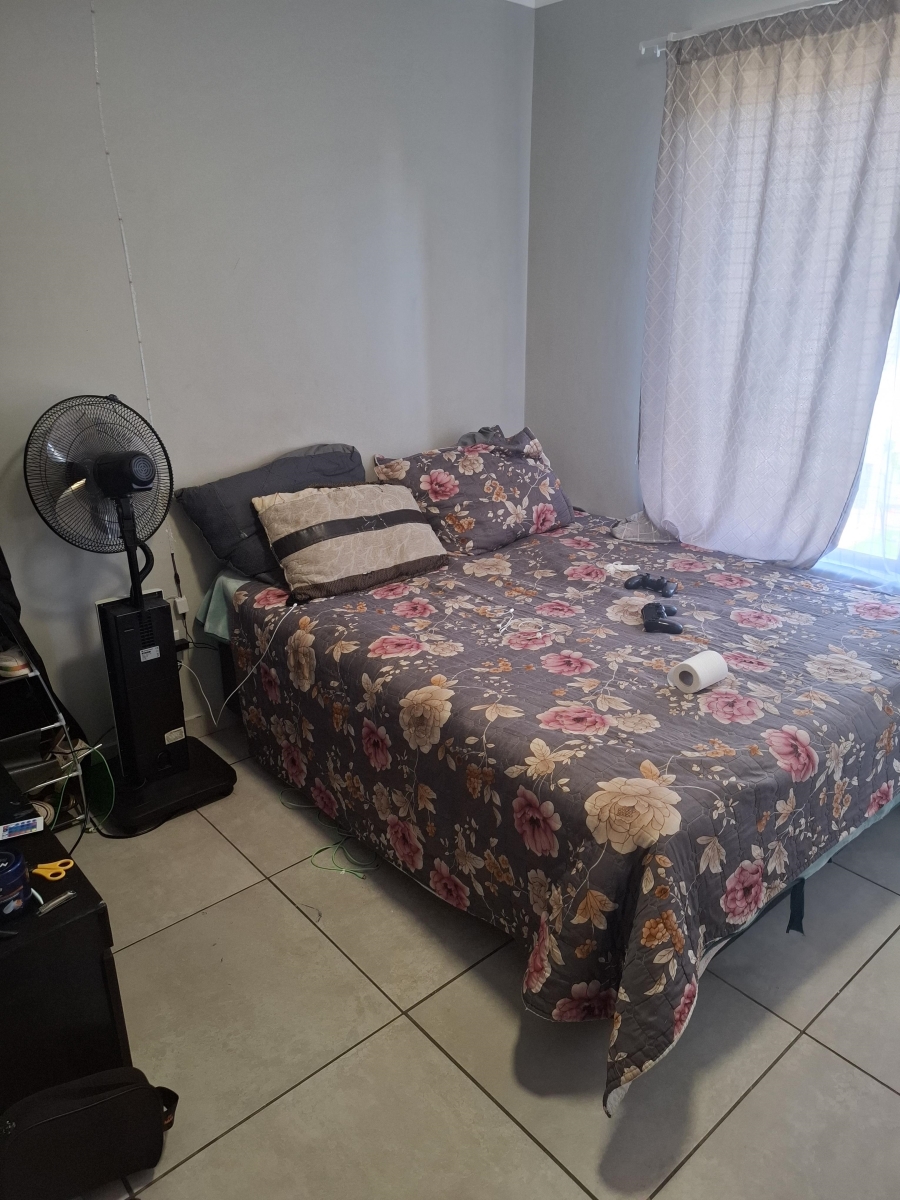 2 Bedroom Property for Sale in Glen Marais Gauteng