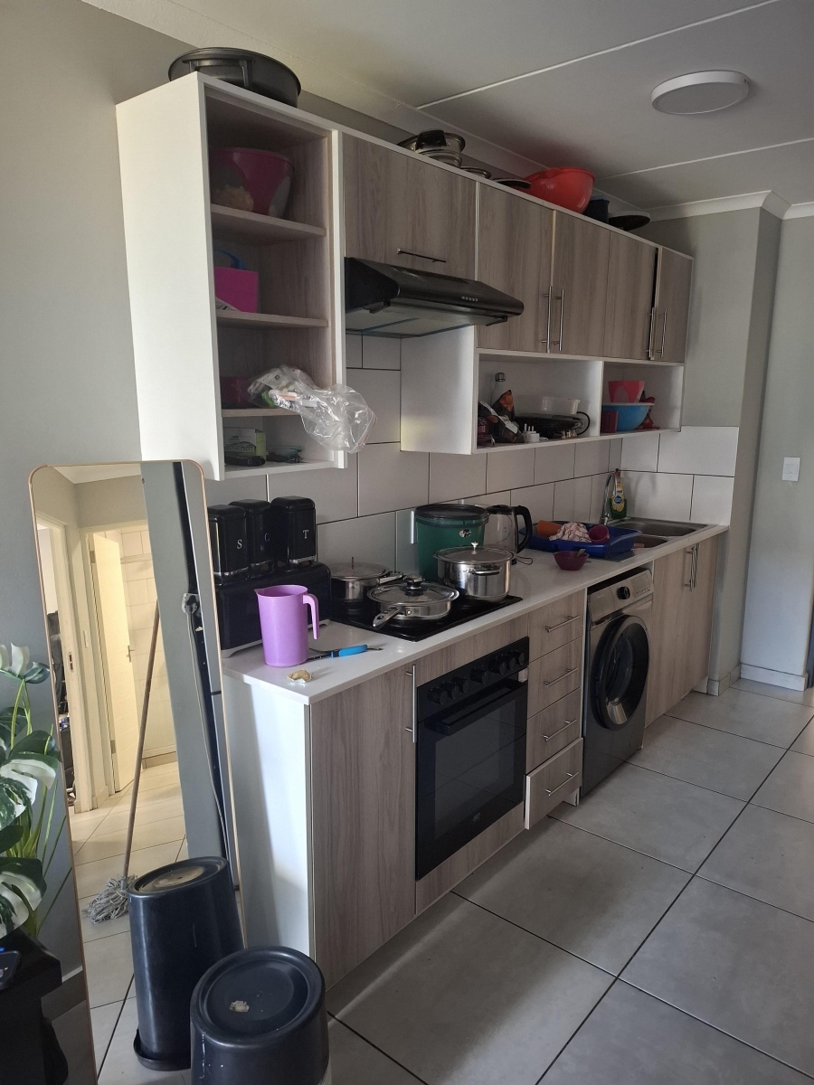 2 Bedroom Property for Sale in Glen Marais Gauteng