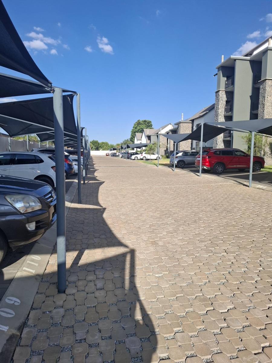 2 Bedroom Property for Sale in Glen Marais Gauteng