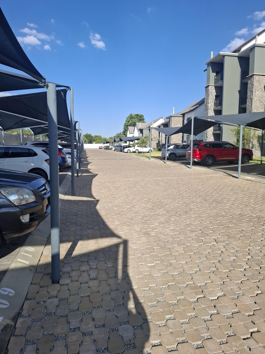2 Bedroom Property for Sale in Glen Marais Gauteng