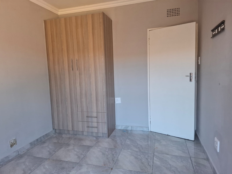 To Let 1 Bedroom Property for Rent in Edleen Gauteng