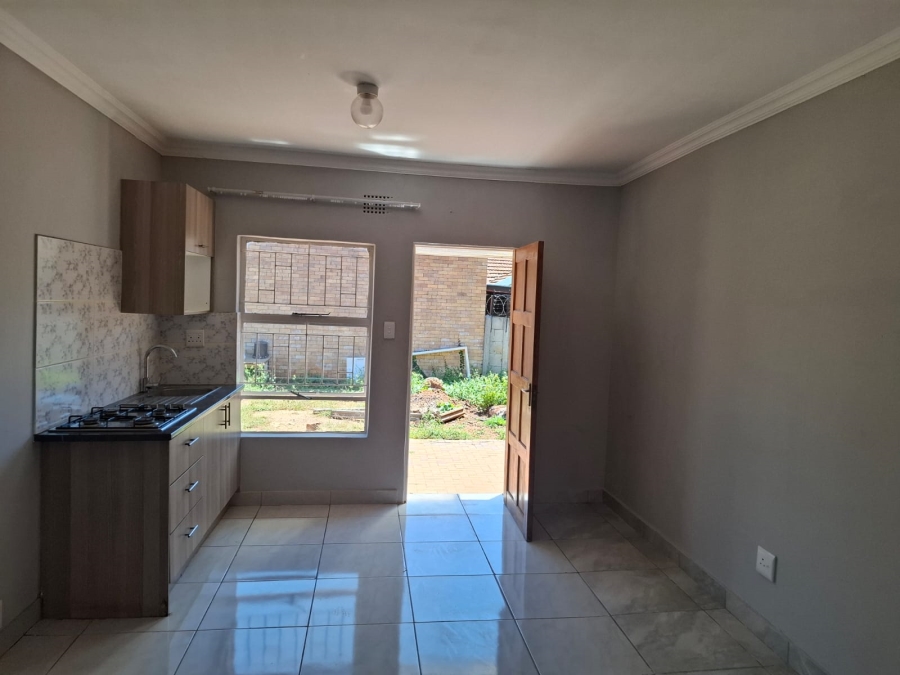 To Let 1 Bedroom Property for Rent in Edleen Gauteng