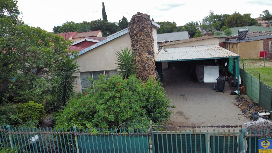 5 Bedroom Property for Sale in Danville Gauteng