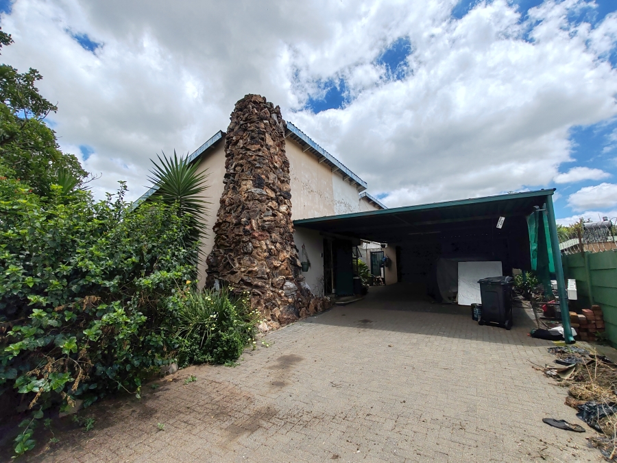 5 Bedroom Property for Sale in Danville Gauteng