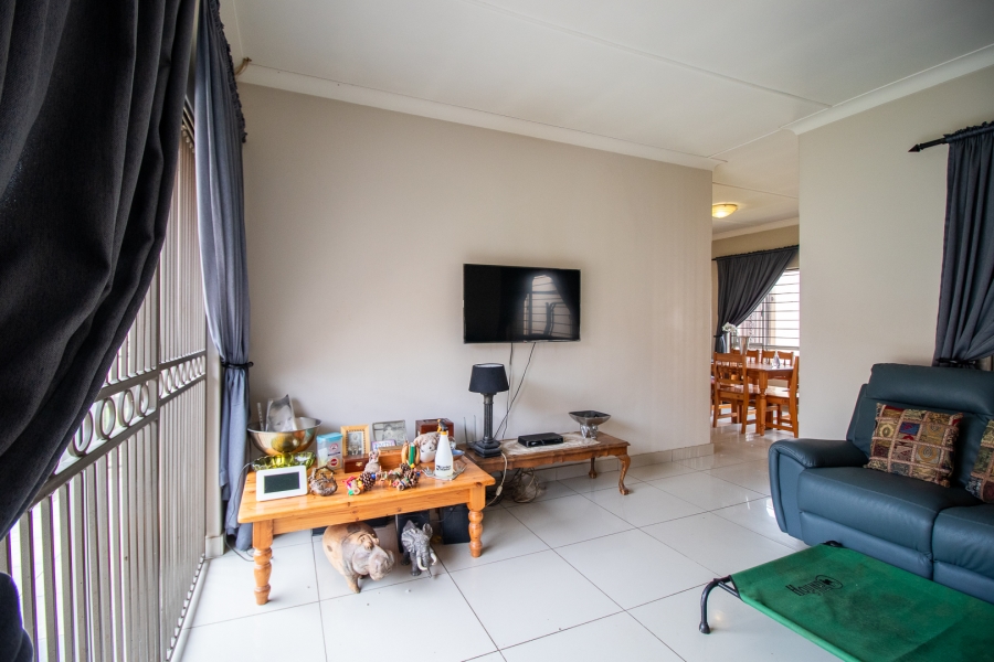 3 Bedroom Property for Sale in Ridgeway Gauteng