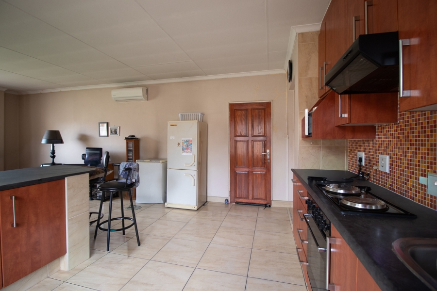 3 Bedroom Property for Sale in Ridgeway Gauteng