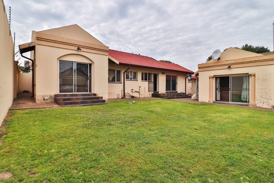 3 Bedroom Property for Sale in Ridgeway Gauteng