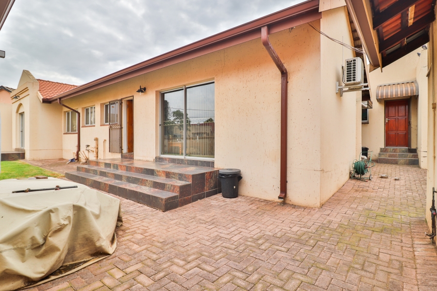3 Bedroom Property for Sale in Ridgeway Gauteng