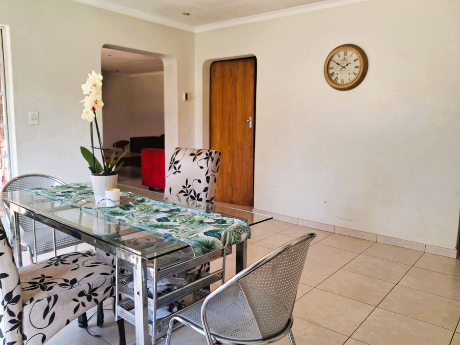 4 Bedroom Property for Sale in Glen Austin Gauteng
