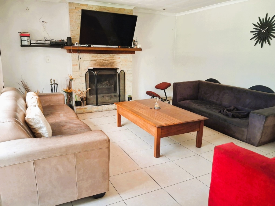 4 Bedroom Property for Sale in Glen Austin Gauteng