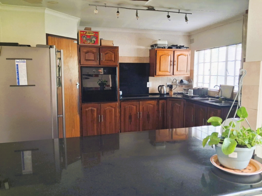 4 Bedroom Property for Sale in Glen Austin Gauteng
