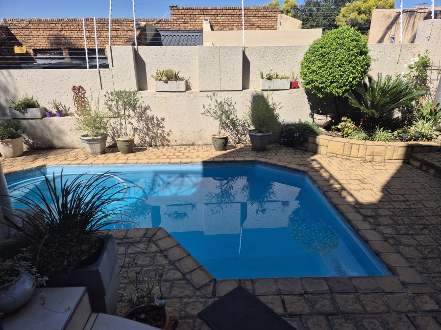 4 Bedroom Property for Sale in Bassonia Gauteng