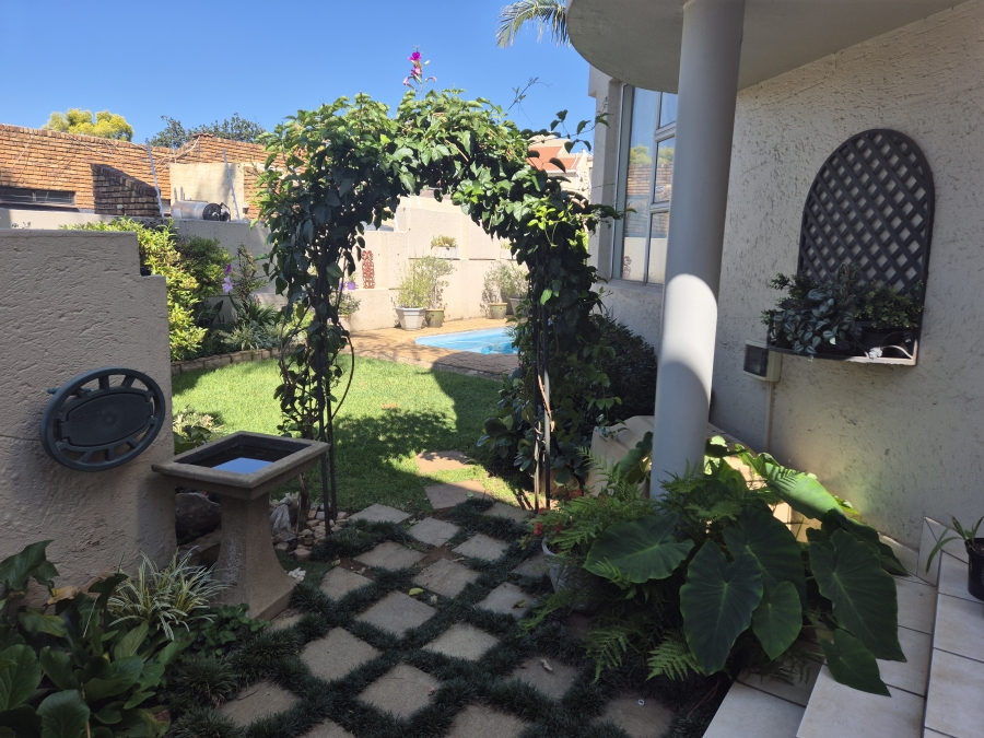 4 Bedroom Property for Sale in Bassonia Gauteng