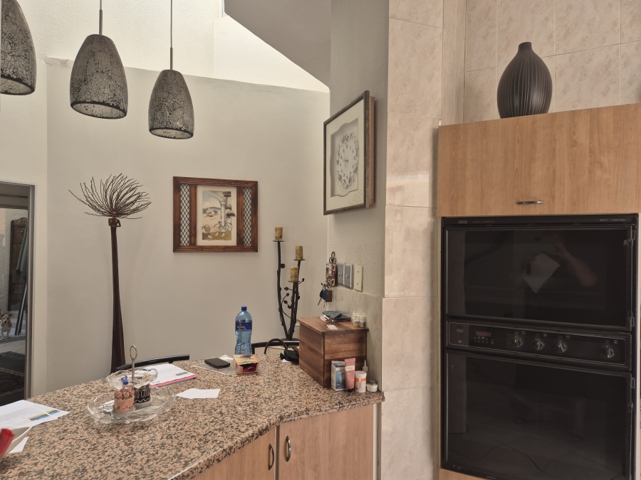 4 Bedroom Property for Sale in Bassonia Gauteng