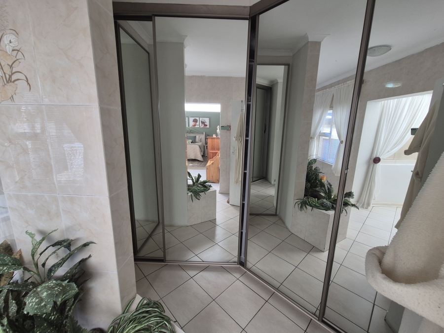 4 Bedroom Property for Sale in Bassonia Gauteng