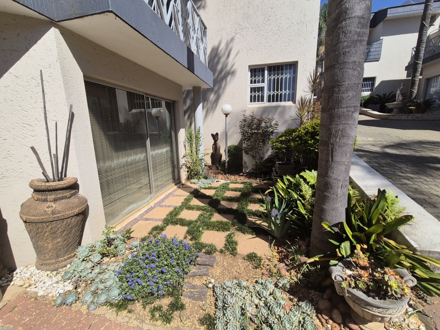 4 Bedroom Property for Sale in Bassonia Gauteng