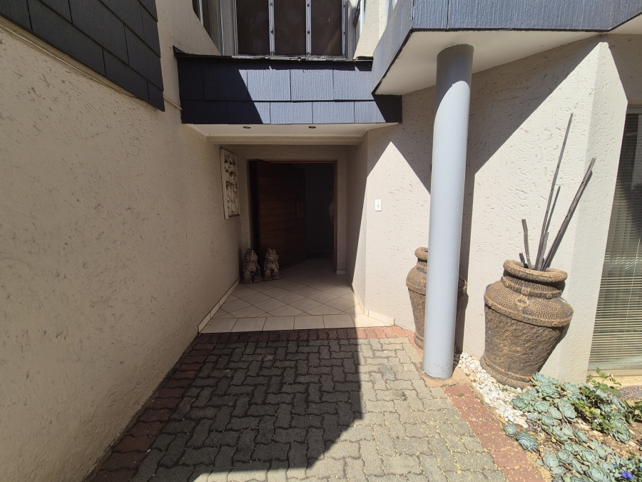 4 Bedroom Property for Sale in Bassonia Gauteng