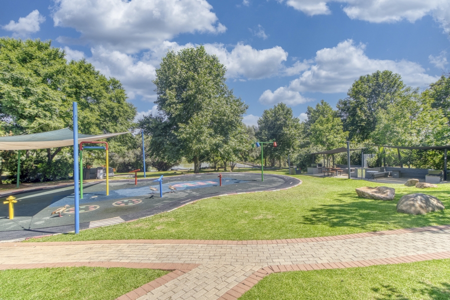 4 Bedroom Property for Sale in Cedar Lakes Gauteng