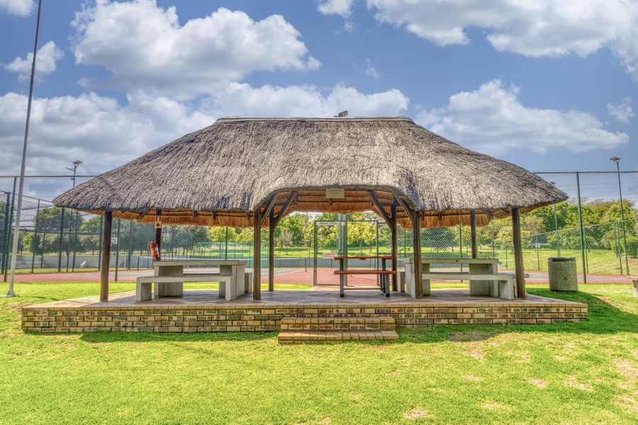 4 Bedroom Property for Sale in Cedar Lakes Gauteng